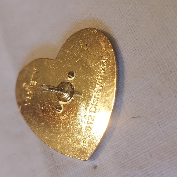 2012 signed Heart Pin Variety Club Children's Charity Monsters, Inc #47 - Picture 4 of 4